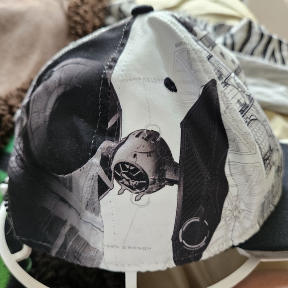 Black and white Star Wars Hat - Picture 6 of 7